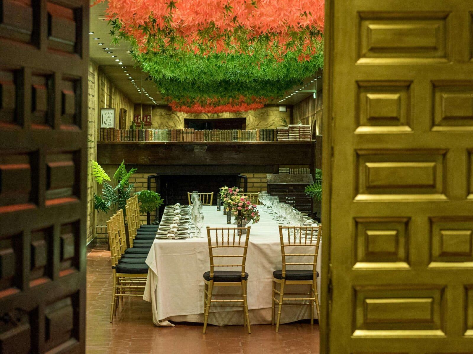 Bodegas — Restaurante El Cachirulo