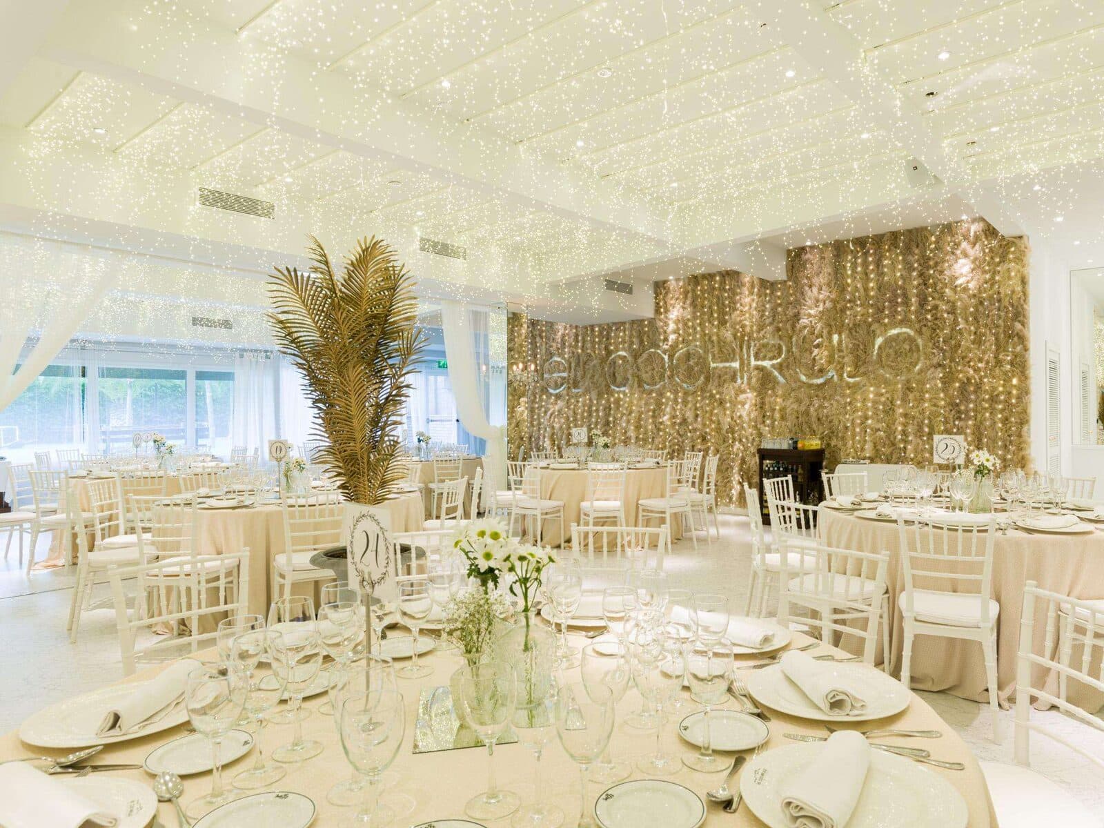 Salón Blanco — Restaurante El Cachirulo